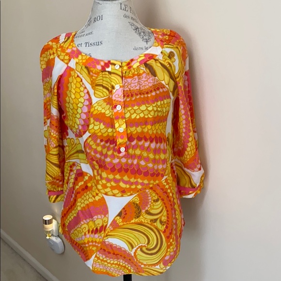 Banana Republic Tops - Tina Turk x Banana Republic top size 6